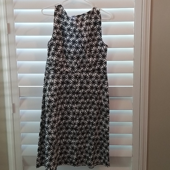NWT Spense Black and White Flower Dress - Picture 2 of 3